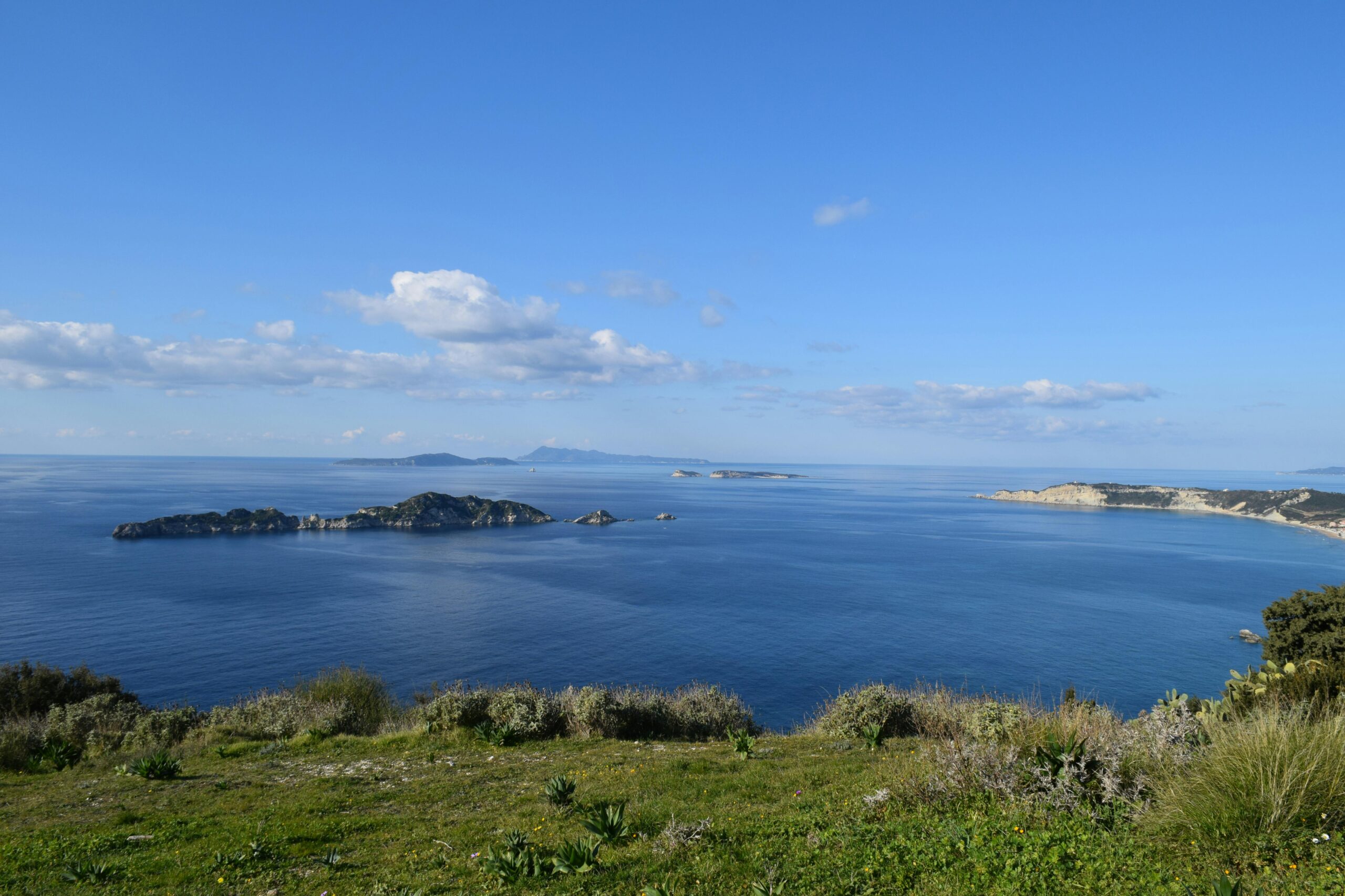 Kostenloses Stock Foto zu blauer himmel, bucht, inseln